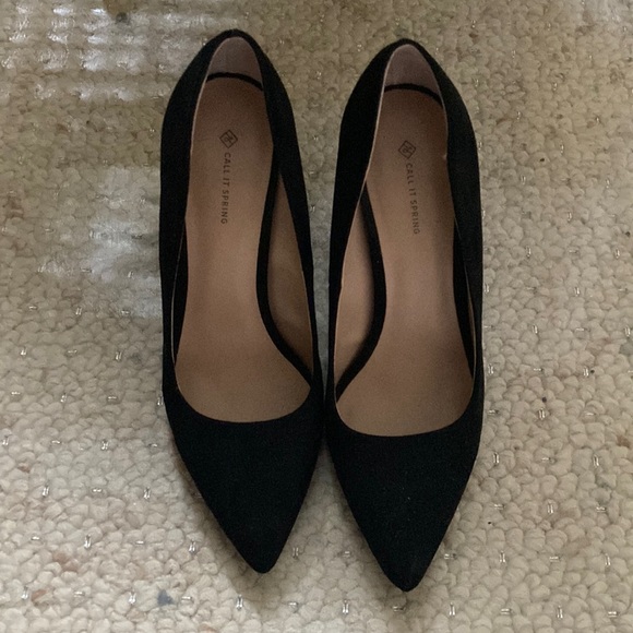 BRAND NEW  ALdo CALL IT SPRING SUEDE BLACK PUMPS - Picture 2 of 4